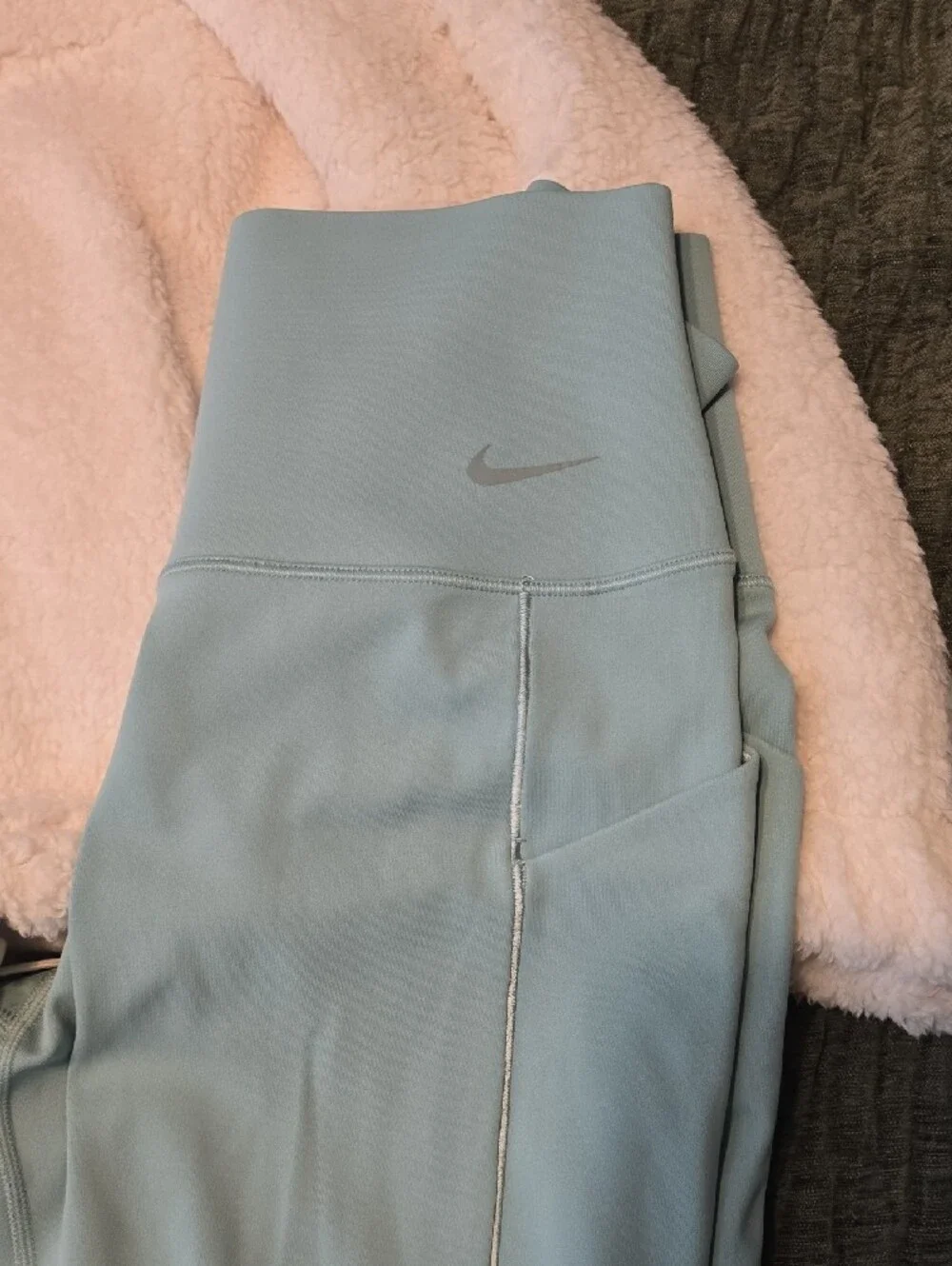Nike Leggings & Cream Sherpa Half-Zip Jacket Set Brand New